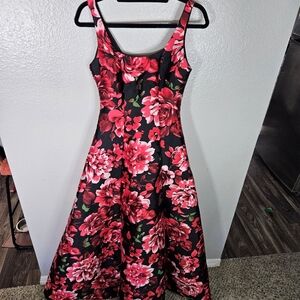 B. Darlin Floral Fit and Flare Maxi Dress Size 1/2